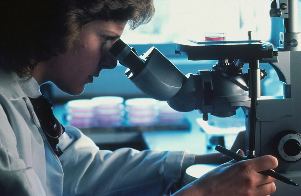 Solid-Phase Peptide Synthesis: How Research Peptides Are Made